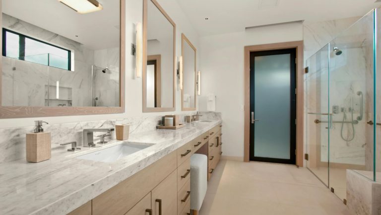 Bathroom Remodeling: Luxury Meets Function